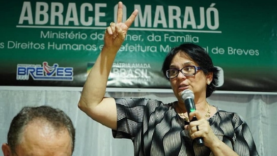Damares Alves, ministra de la Mujer, Familia y Derechos Humanos en Brasil.